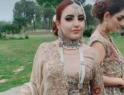 Sairauae's tweet photo. اگر @_Hareem_Shah اپ کے ہاں مہمان بن کر آئے تو آپ ان کو کیا پکا کر پیش کرینگے؟
دیکھتے ہیں کس کے دل میں کیا ہے؟
@_Hareem_Shah 
@DrIqraAbbasi 
#hareemshah
#PTI #dilhepakistani
#Foodie #beauty https://t.co/IOWoyHDo76