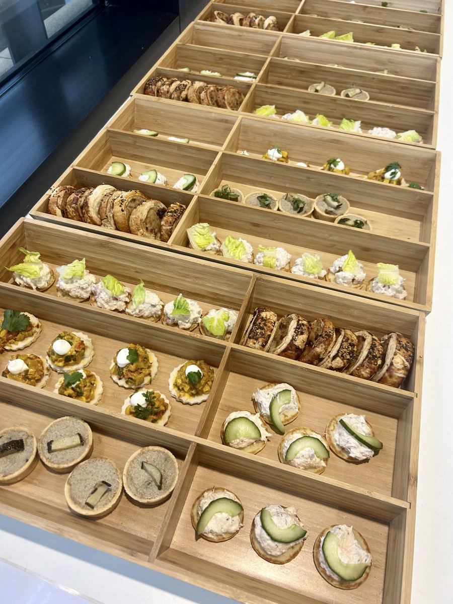 🎄Christmas menu now available🎄

Our festive food with purpose is perfect for family gatherings, Christmas parties and corporate events!

For quotes and bookings please visit - loafcatering.com/online-ordering

#catering #christmas #corporateevents #socent #onlinecatering #festivefood