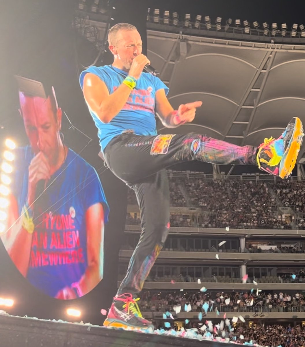 CrazyJaney69's tweet photo. @esOehlchen Iβll take it ππ
#ColdplayPerth
#MusicOfTheSpheresWorldTour https://t.co/CHtRRRVzxu