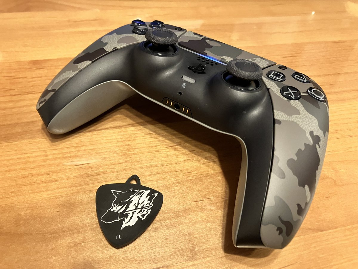 Nino_or2's tweet photo. AC6のエンブレム型キーホルダーとかグッズ化して欲しいなー。
欲しすぎてラスティのやつだけ3Dプリンターで自作してしまった。 https://t.co/LzT4BGSfsY