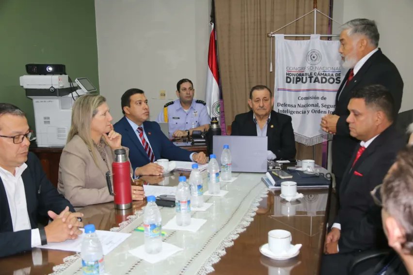 DiputadosPy's tweet photo. DEFENSA NACIONAL, SEGURIDAD, INTELIGENCIA Y ORDEN INTERNO

Presidente: Diputado Pedro Ortíz (ANR-Central).

Invitados: Representantes de la firma Aerovehicles Paraguay S.A sobredesarrollo de la industria Aeronáutica. https://t.co/INiGtEzlQd