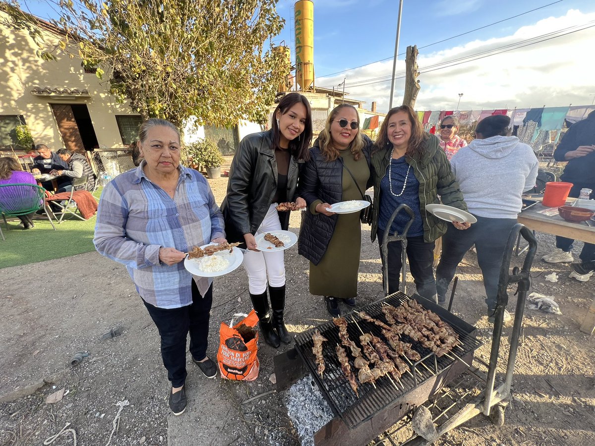 SantaCruzSCZ's tweet photo. Jornada cultural saboreando gastronomía típica. El #CarnavalCruceño la manifestación social, artística, cultural maj grande de #SantaCruzSCZ. En Barcelona difundimos esa tradición a través de la #ACCCC, proyecto carnavalero gestionado por nuestra entidad y los @Cambalanes_2008 https://t.co/BmJbG7IZbu