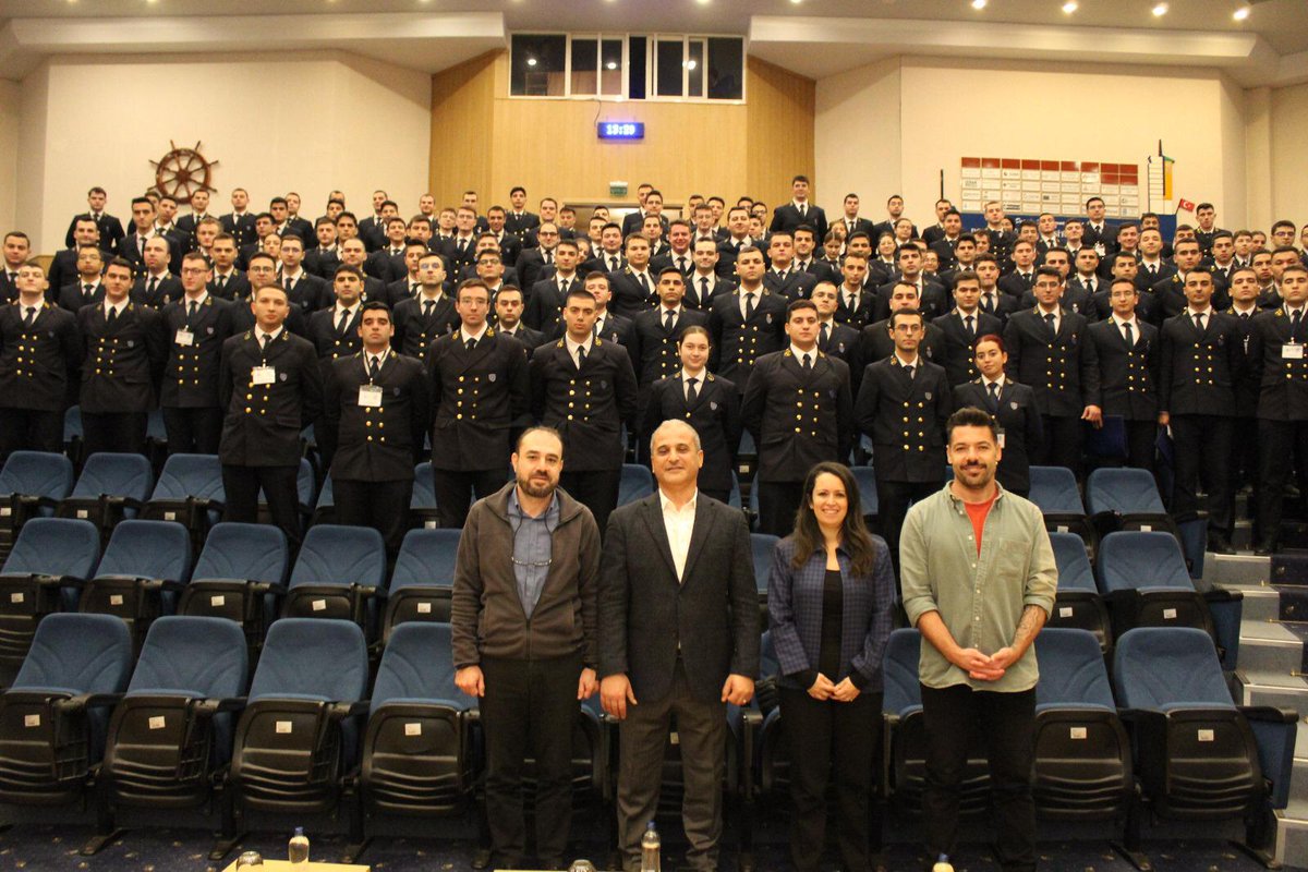 DEU_Denizcilik's tweet photo. 28. Geleneksel Kış Kariyer Günlerinin bugünkü oturumunda öğrencilerimizle bir araya gelen Movers Denizcilik Danışmanı Seda ARCA ve Personel Müdürü Rasim Zeki CAVGA'ya değerli katkıları için teşekkür ediyoruz. https://t.co/CghVErRF7a