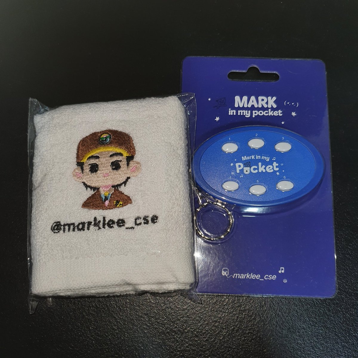 _bakingbacon's tweet image. wts lfb nct ph

mark in my pocket voice keyring
— never opened
— with towel freebie

₱300
reply / dm to claim

t. mark lee nct 127 dream voice keyring keychain tds2 fanmerch fan goods