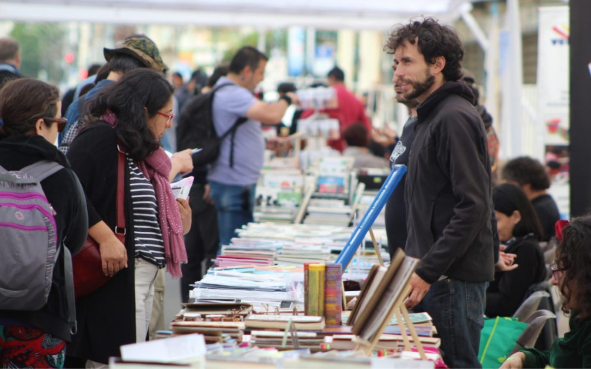 #VALPARAÍSO.- Esta semana es la VII Feria Internacional del #Libro de Valparaiso (Filva). El evento no volvería a realizarse en la ciudad puerto: 👇🏼📖
tinyurl.com/ahy3u5v3