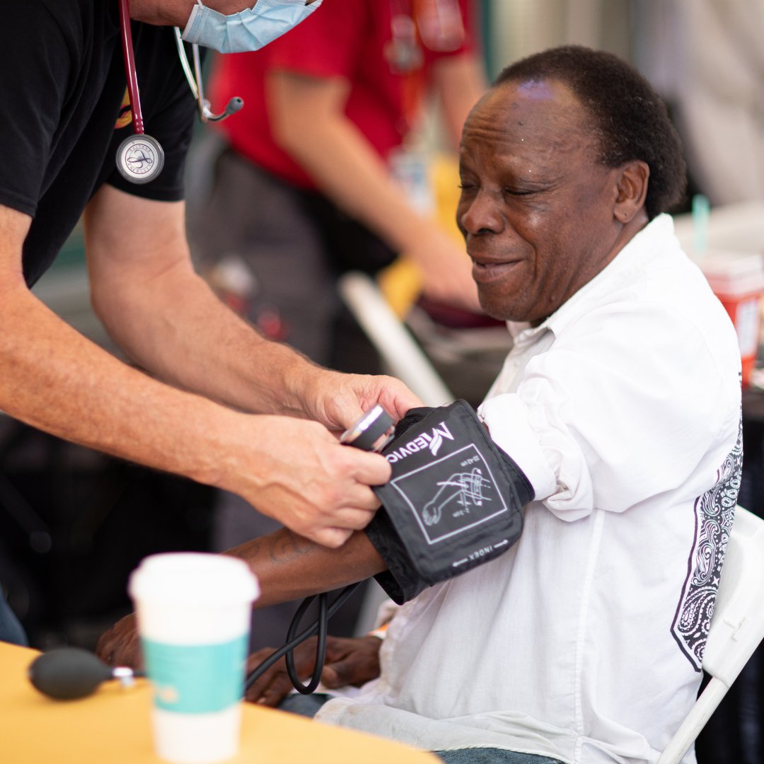 VituityCares's tweet photo. Access to healthcare is a basic right for ALL individuals, regardless of their background, circumstances, or location.

🏥 Every person deserves quality care.
🌎 Healthcare should know no boundaries.

Want to help? Donate: https://t.co/hPnz7Zgn3p

#VituityCares https://t.co/JsA652ZPvk