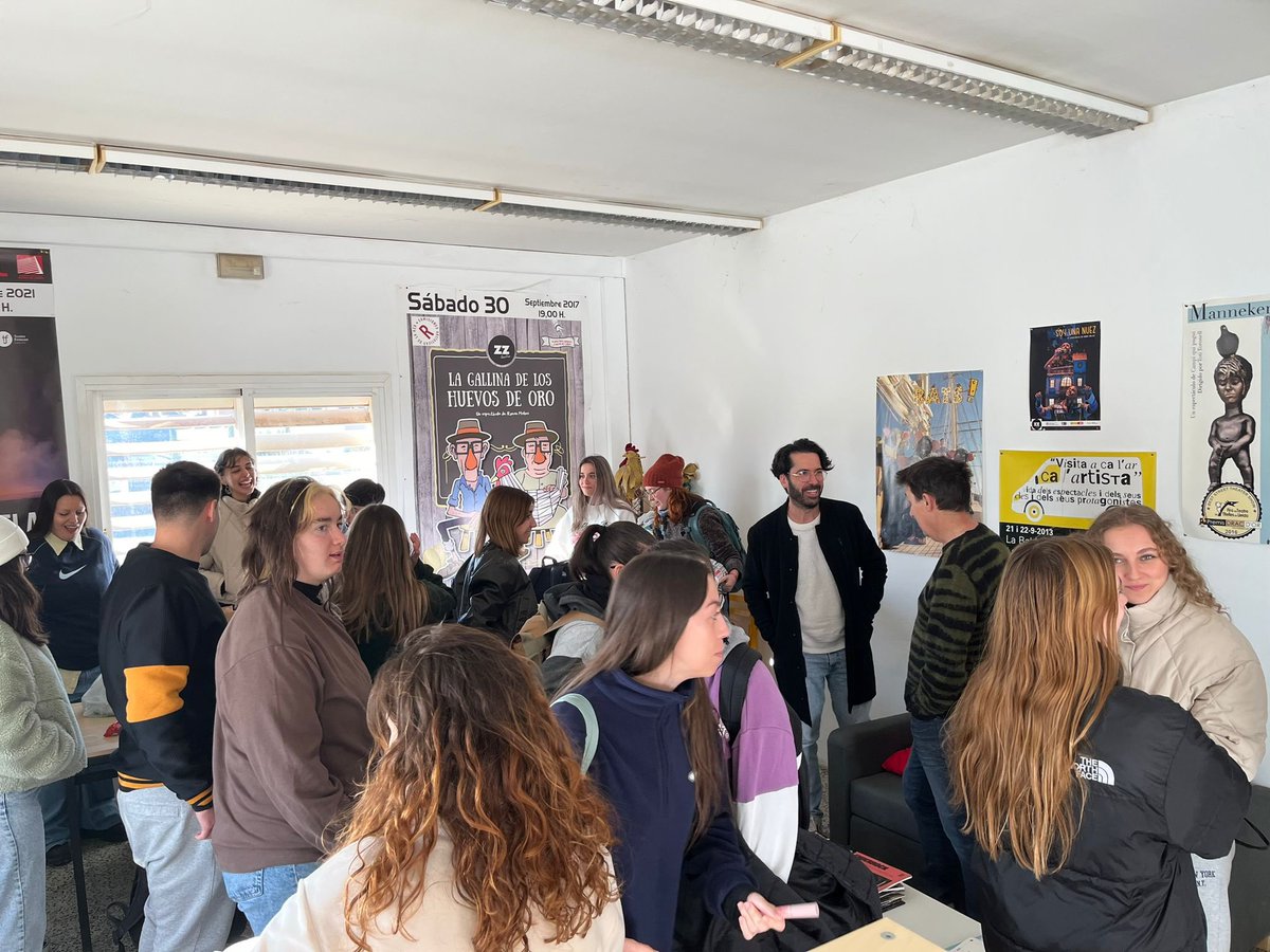 ZumZumTeatre's tweet photo. Aquest matí hem rebut a #MARBI la visita d’alumnes de l’@EUERAM 
Hem compartit una visita guiada per donar a conèixer el nostre model i intercanviar experiències. 

Moltes gràcies per haver vingut!
#Lleida #espaicreatiu https://t.co/xsYzJ1Tr48