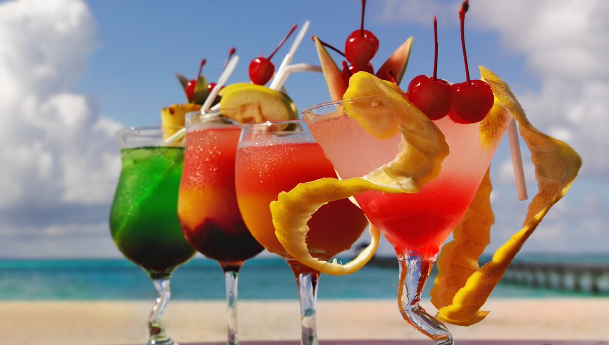 MyStart_com's tweet image. 🥂 Time to grab your favorite glass and let the mixology magic begin! Cheers! 🍸 #ExploreTheWeb 🍹