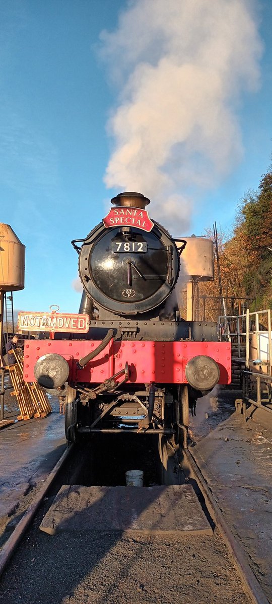 SVRSteam's tweet photo. Welcome back 7812 'Erlestoke Manor' video premiere on 1st Dec 5pm UK time. All being well I will be in the live chat to answer any questions you may have and I'm happy to just talk about trains. 

(Photo is taken in areas off limits to the public)

https://t.co/5OXWUy6929 https://t.co/4lnTudHzlB