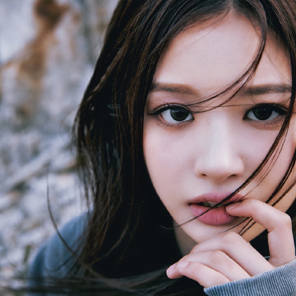 lqsullyoon's tweet photo. THE FACE OF JYP SEOL YOONA https://t.co/g2xECqzRFT