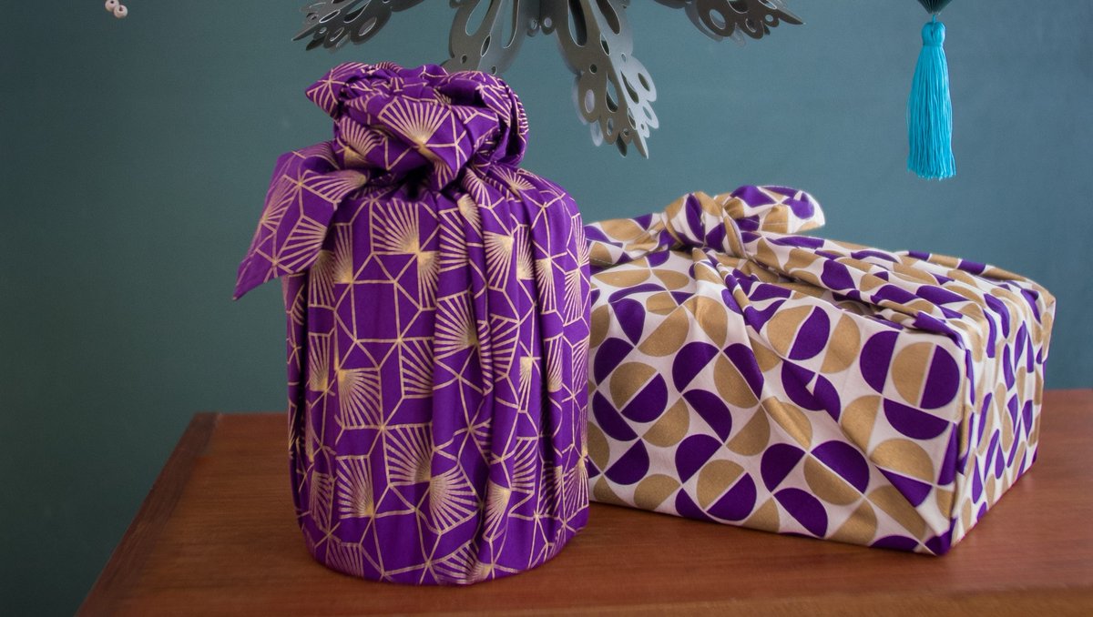 Our exclusive FabRap designs will light up any room. With shimmering golden accents, our furoshiki look great on any gift table or underneath the Christmas tree. ⭐️⁠

#FabRap #furoshiki #furoshikiwrap #fabricgiftwrap #giftwrapping #wrappinghacks