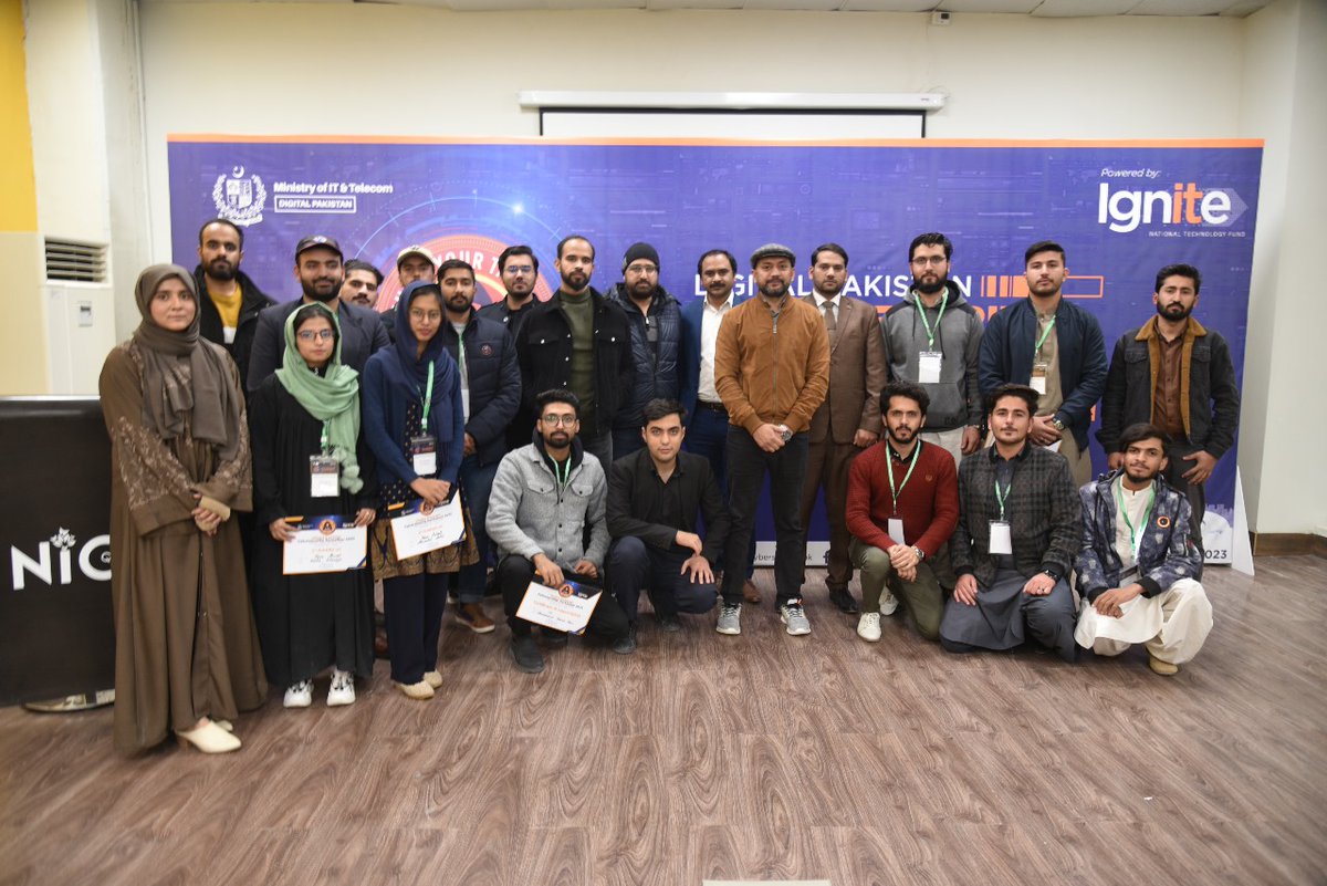 IgniteNTF's tweet image. 📸 Presenting the group photo featuring #Ignite Management, contest qualifiers, and runners-up of the #QuettaHackathon2023! Concluded today at the NIC Quetta. Winners to compete in the Grand Finale in Islamabad on Dec 27, 2023.🔐 #Hackathon2023 #DigitalPakistan #Ignite #MOITT🌐