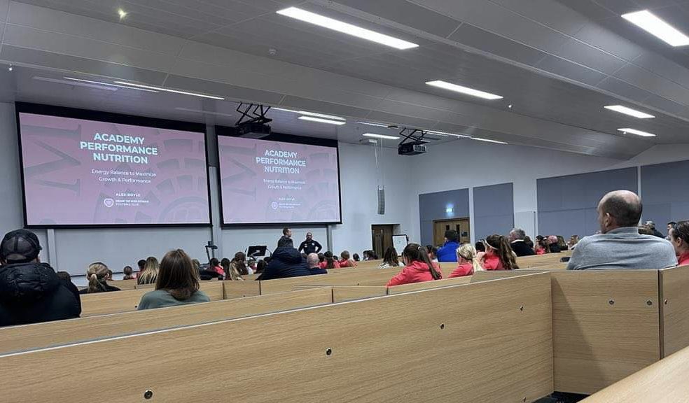 What a fantastic turnout of <a href="/JamTarts/">Heart of Midlothian FC</a> <a href="/WeeJambos/">Hearts B & Academy</a> Girls academy age groups &amp; parents for another instalment of Performance Nutrition.  

Great engagement from the young future stars who are ready to fuel &amp; recover their footballing journey ⚽️

#nutrition #football