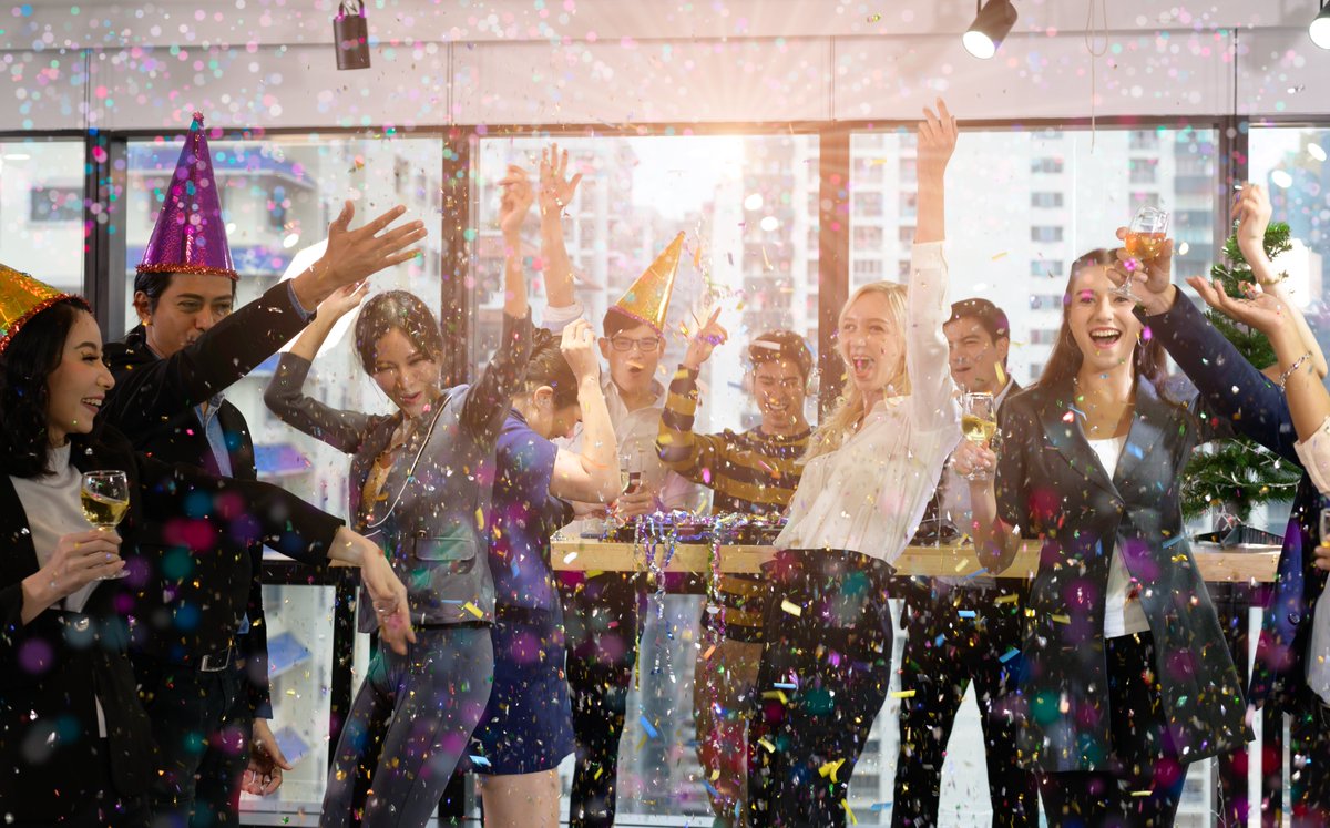 Company Holiday Party - easy scheduling, safe reliable transportation. 🌲❄️ Let's sleigh this season with stress-free planning and jolly journeys. Your holiday party just got an upgrade! 🍾🎄 #HolidayCheersOnWheels #corporatecharterbus #executiveshuttlebus