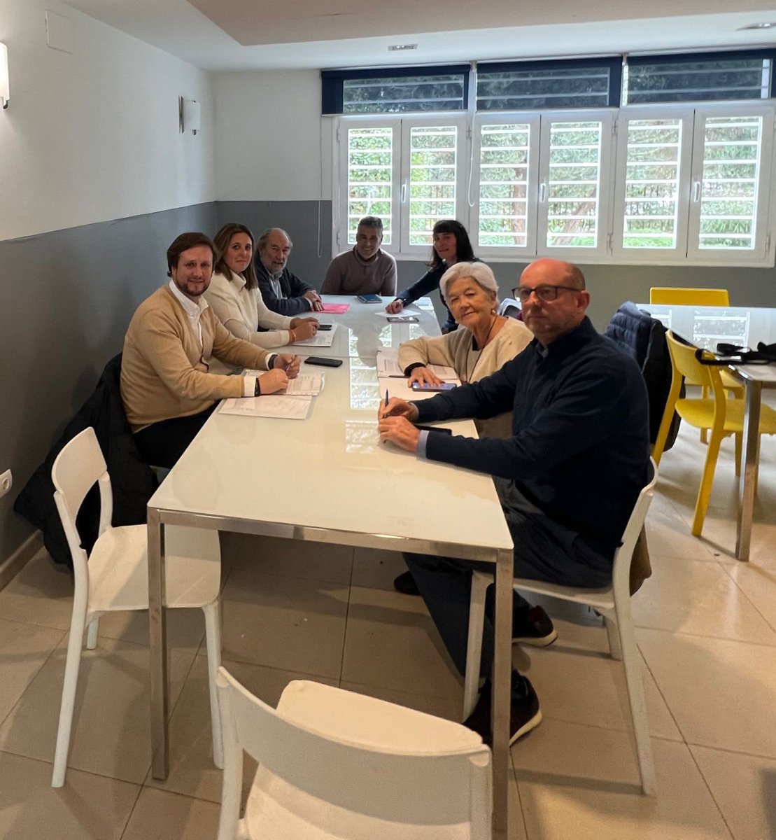 Mañana de reunión con los vecinos de <a href="/AVVSantaClara/">AVV Las Praderas de Santa Clara</a> donde nos trasladan las muy necesarias mejoras para su barrio, mejoras que son prioridad para  <a href="/jlsanzalcalde/">José Luis Sanz</a>