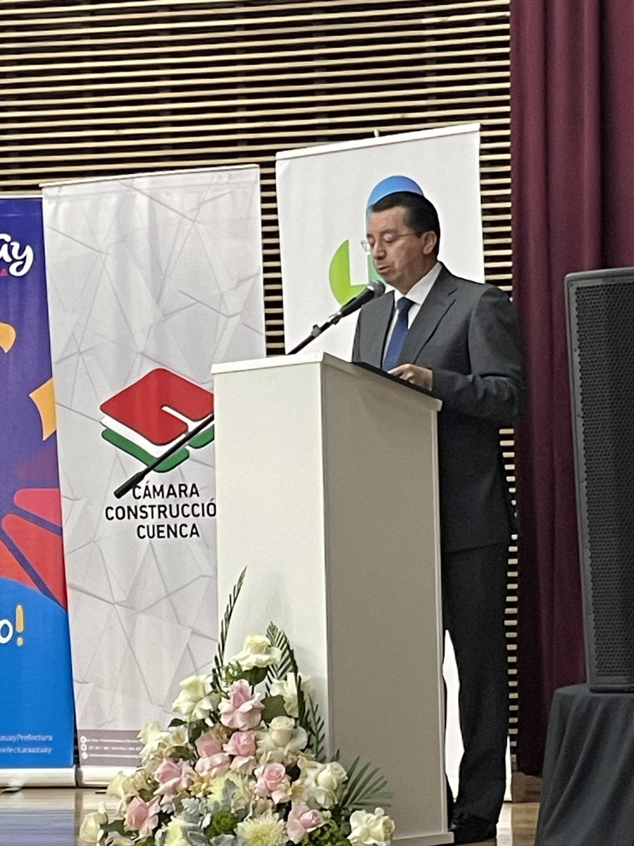 ¡Arranca el Primer Congreso Provincial de la Vialidad en el campus Balzay de la Universidad de Cuenca! 🛣️

🎓 Expertos y estudiantes se reúnen para explorar innovaciones y desafíos en el mundo de la infraestructura vial. 
#CongresoVialidad #InnovaciónVial 🔍🚗