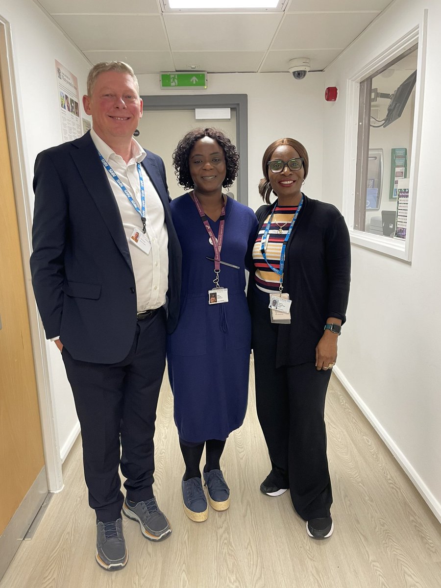 We welcomed our @SELondonICS Chief Nurse Paul to our @MaudsleyNHS Ladywell unit today. Thank you @MatthewAgbo101 @docsad1 @matronkim @EuniceAdeshokan @AmyFornah @markpat84 We heard about the ‘amazing care’ 💙🙏👏. Thank you all for all you do @CEO_DavidB @normanlamb