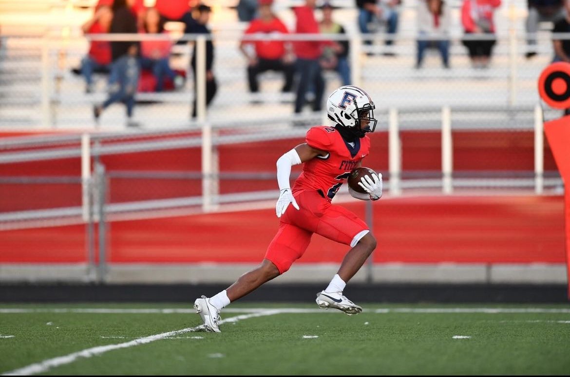 Check out my senior year highlight film 🧏🏽‍♂️ hudl.com/v/2MVrPa