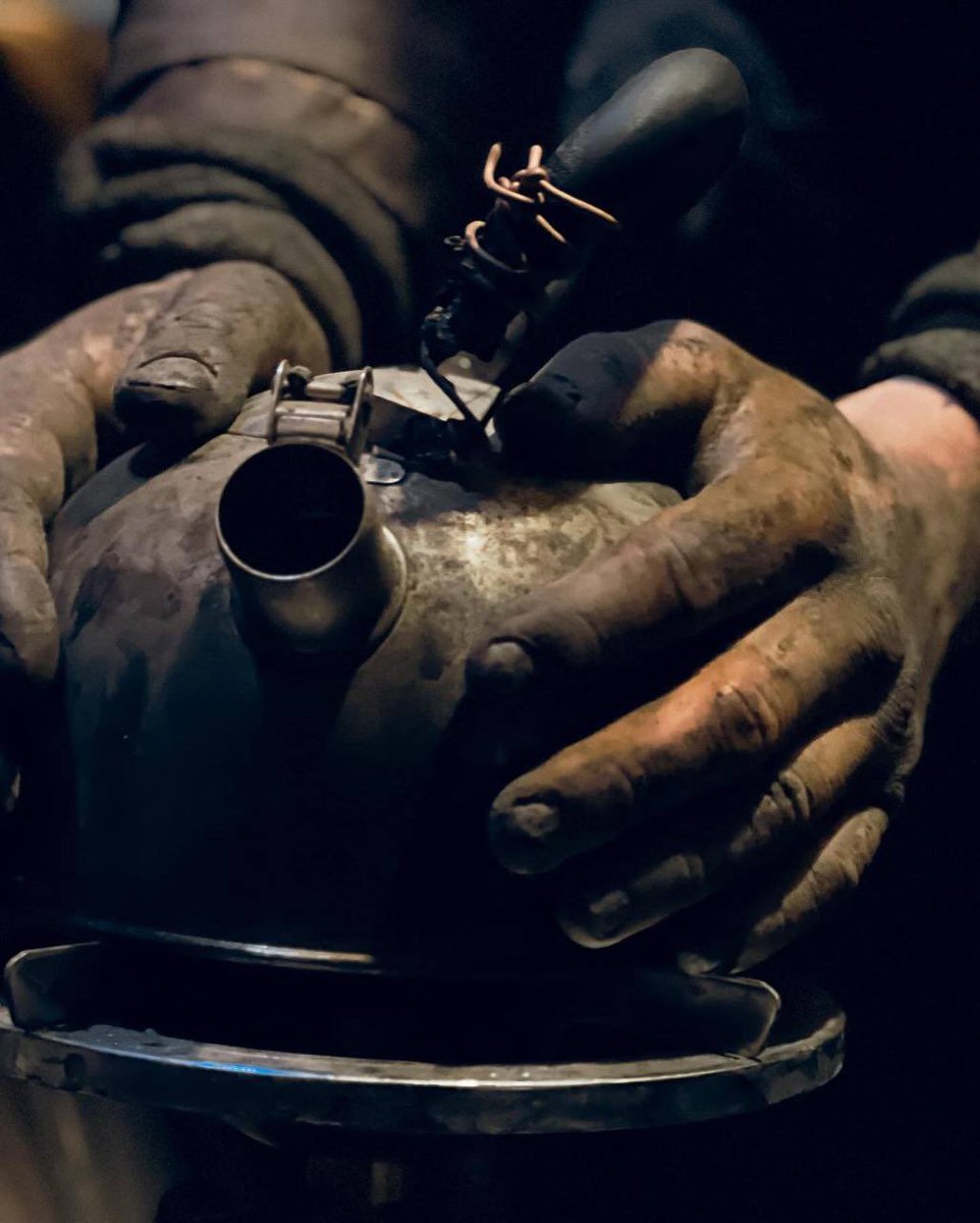 Hands of Ukrainian defenders after a day of duty at the positions❤️‍🩹

Today, they are enduring not only intense Russian shelling but also terrible weather conditions.

📷: bili_demony / Instagram