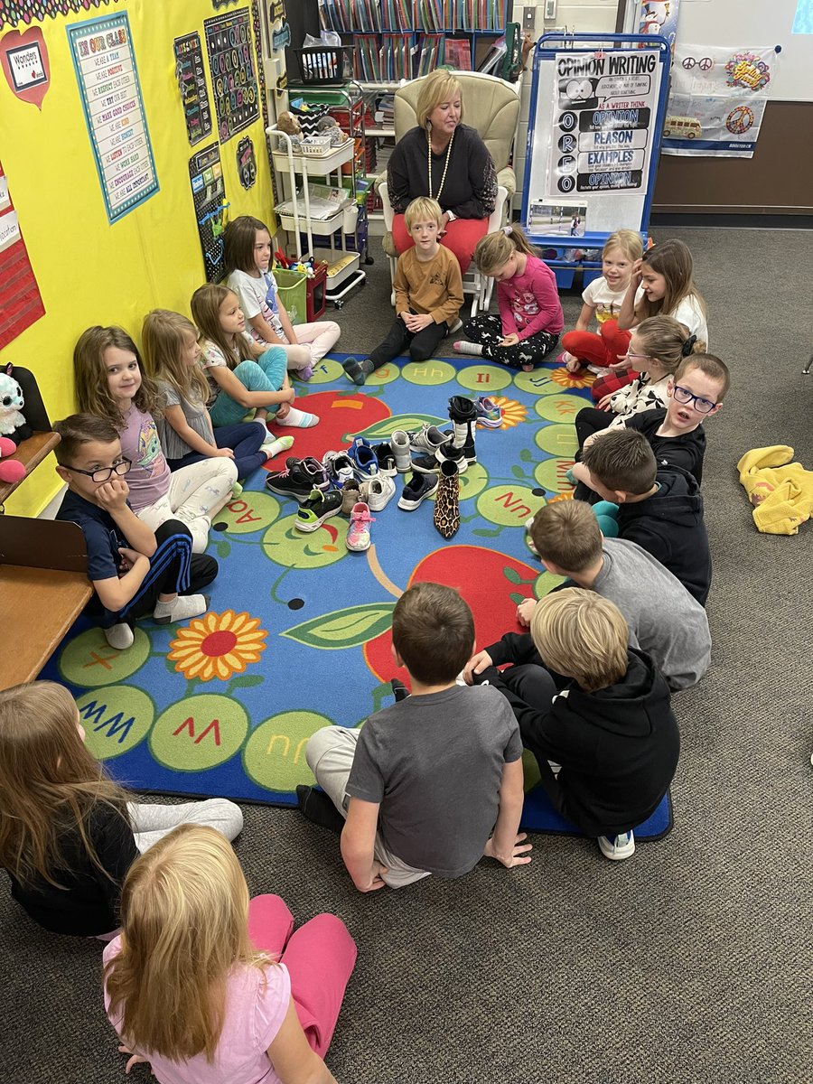 It’s a “shoe salad morning” in Mrs. Traynor’s morning meeting! What a fun way to greet peers! #GoGoGators @abbott_mps @MPSElemEd