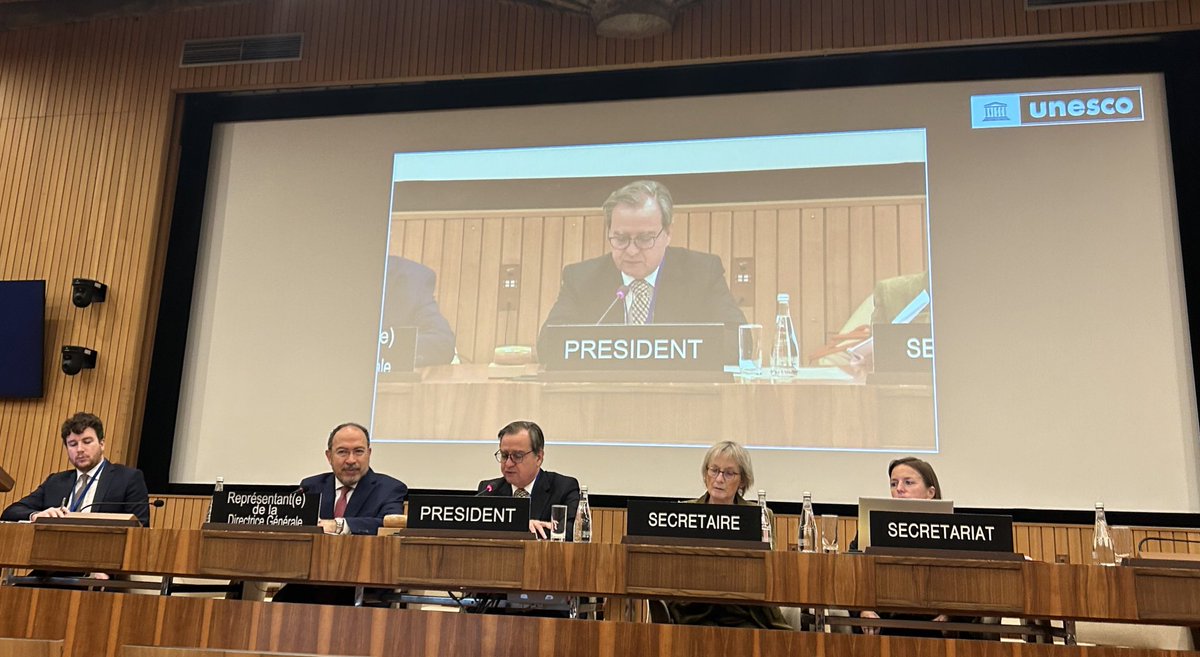 Chile_UNESCO's tweet photo. Embajador @Rfernandezdaza fue electo Presidente del Consejo Intergubernamental del Programa Internacional para el Desarrollo de las Comunicaciones de UNESCO #PIDC #IPDC el que promueve el desarrollo de los medios de comunicación a nivel global. https://t.co/YML2NG1xIp