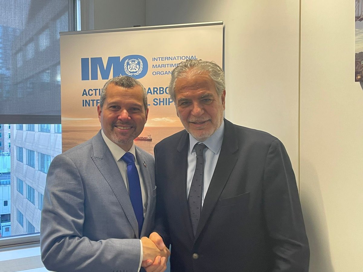 33rd #IMO Assembly Honoured to meet incoming Secretary General of @IMOHQ Arsenio Antonio Dominguez Velasco Congratulated him & wished him every success at this critical juncture for maritime community. #Greece will support his efforts & initiatives to achieve our shared goals.