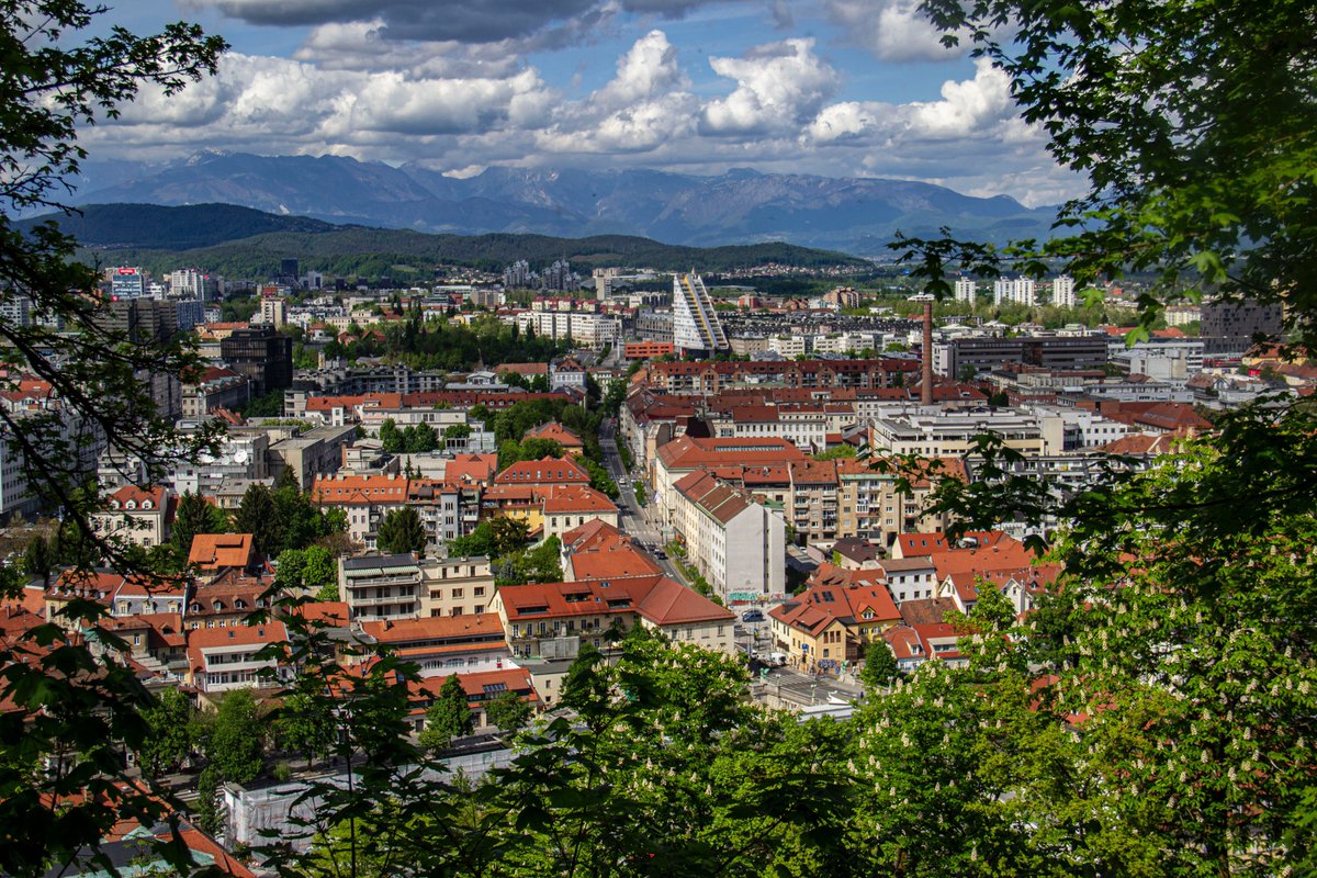 #Kosovo is a developing country, with an upper-middle #income economy categorised as an emerging #economy which peculiarly has no own issued national currency and uses the #Euro instead, despite not being a #EU member state.

Full market overview: outsourcing-journal.org/analysis-kosov…