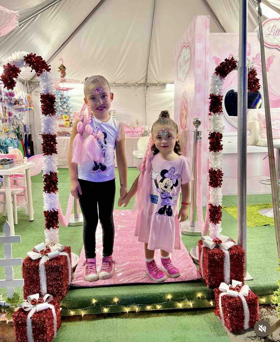 santasenchanted's tweet photo. Come get glammed up with the Little Princess Spa 💕✨🎀🎅🏼 #SantasEnchantedForest #40Years https://t.co/E6v6uUr1n6
