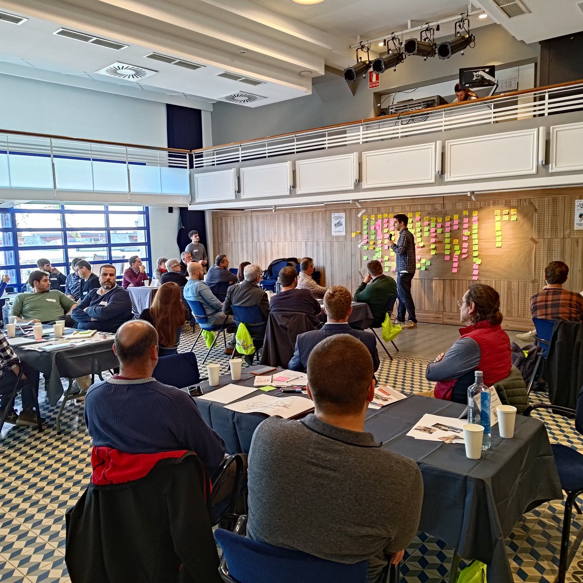 Avui hem participat en la 1a sessió de participació de la <a href="/atmtarragona/">ATM Camp Tarragona</a> pel nou pla director de la mobilitat del Camp de Tarragona  on la #bicicleta i el #bicibus s'han fet visibles.