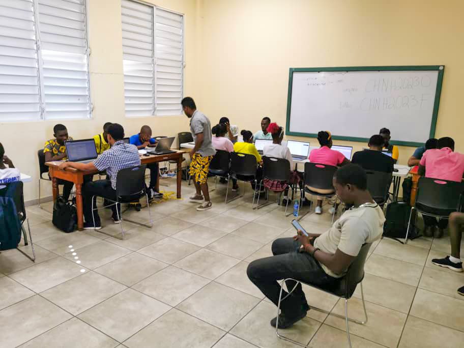 JackyLumarque's tweet image. Journée réussie pour les éliminatoires du Championnat National  d'Échecs 2023 de la FHE. Complètement en ligne cette année, pour la première fois. 14 clubs, 27 filles et 63 garçons. 

Rendez-vous avec les 22 gagnants pour la phase finale du 22 au 27 décembre prochain.

11 joueurs…