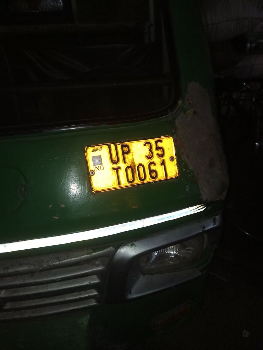 SanuPandey's tweet photo. @kanpurtraffic Sir, the driver of this loader is fully drunk and being abusive at Nayaganj Market. Kindly take necessary action. He went towards Ghantaghar Chauraha. https://t.co/IUsDL5WMCe