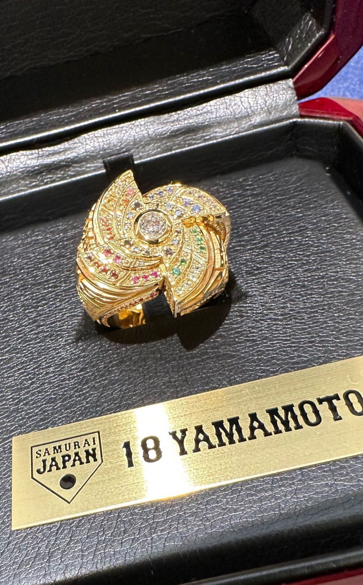 25枚限定】3D bbm crown 2023 山本由伸 Sparkling Yoshinobu