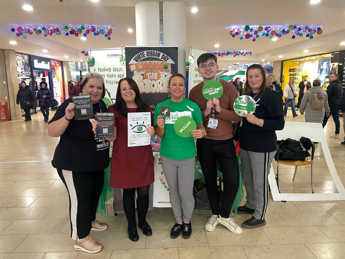 RenaissanceDLL's tweet photo. LGBTQ+ Community Lead Vicki & PrEP Worker Mike attended the White Ribbon Event @HoundshillSC with @BpoolCouncil to promote the #greendot Bystander Campaign to residents of Blackpool. This was to help spread the word & discuss how everyone can be an active bystander.
#itstopshere https://t.co/9yKGMP847R