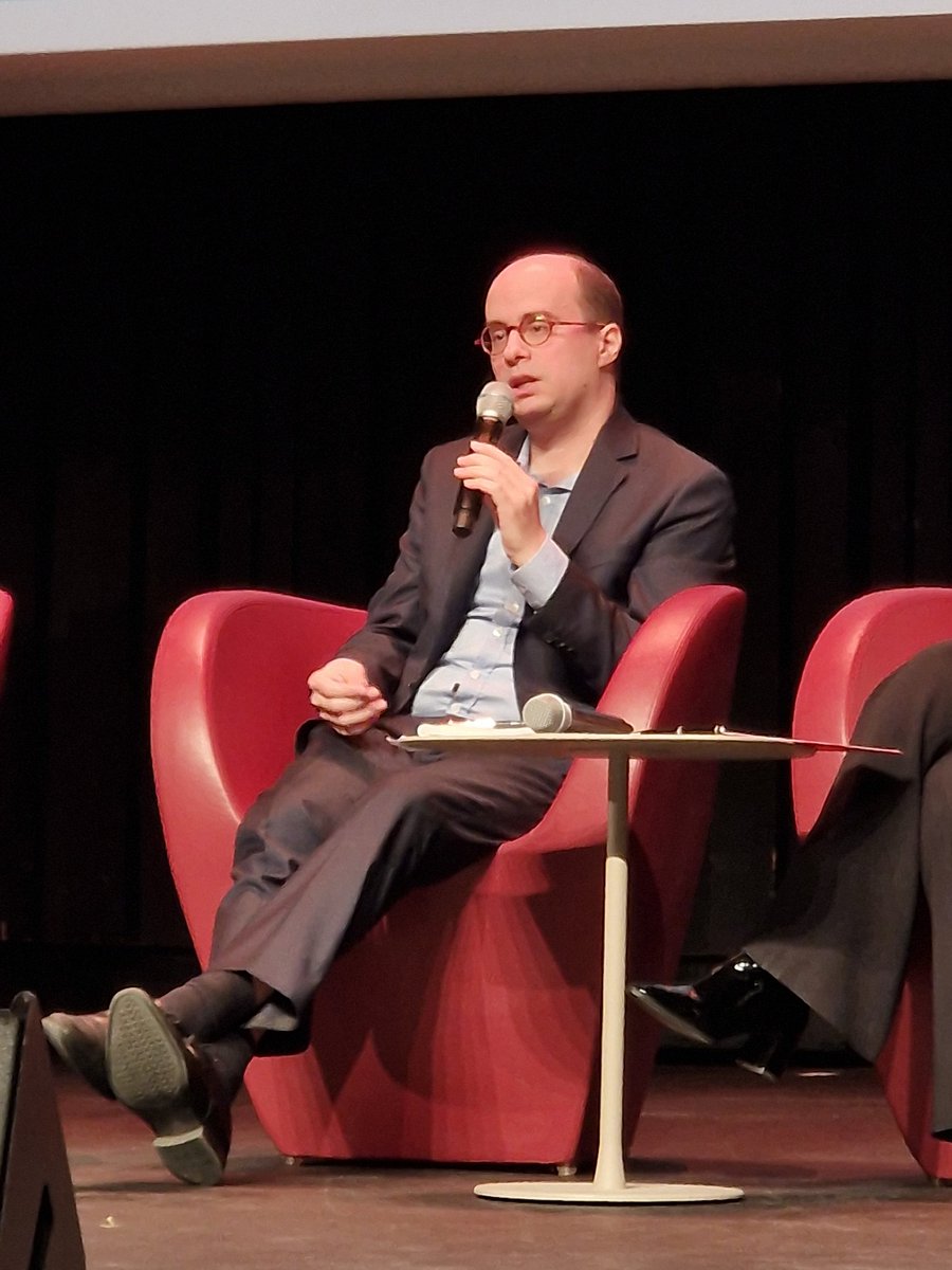 EditeursEduc's tweet photo. @lmrlaurent @SNEedition @EDRLab_org @laBnF @livreshebdo @LaSOFIActCult @CFCopies @MinistereCC #ALN23📗💻
Bertrand Rocton d'@HachetteLivre se félicite du chemin parcouru sur l'#accessibilité grâce à l'#ePUB3 et souligne les chantiers pour aller plus loin, par exemple sur des #métadonnées d'accessibilité bien scruturées, sur les ouvrages aux mises en page complexes. https://t.co/fk3NHwQmE7