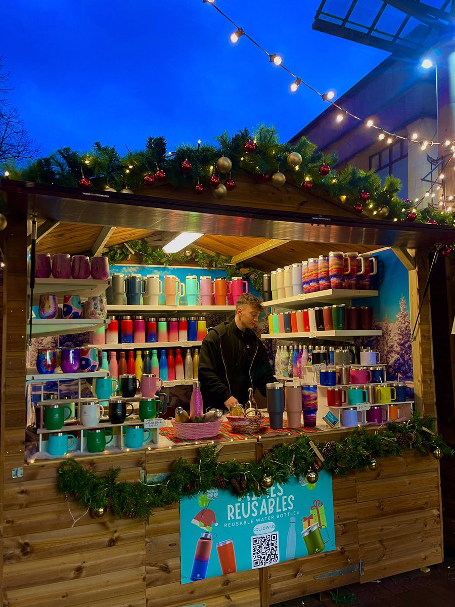 MimesReusables's tweet photo. We’ve met so many new friends already at the Christmas markets! Come down and visit us, you could do all your Christmas shopping in one here while supporting small businesses. It’s the way to go 🥳🤩🎁

#christmasgift #xmasgift #presents #christmasmarkets https://t.co/EoIeQ6cVFK