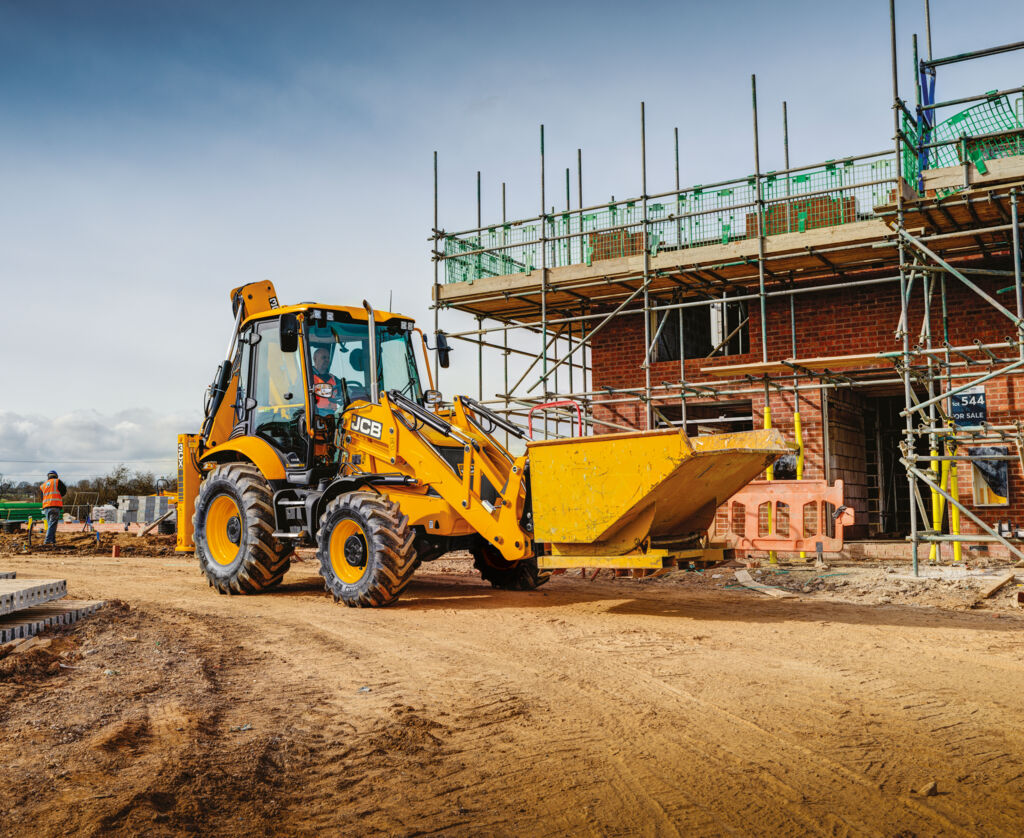 jcbfrance's tweet image. Explorez de nouvelles possibilités sur votre chantier avec la 3CX ! 🚧

Une chargeuse pelleteuse alliant puissance, précision et fiabilité. Optez pour l'excellence et atteignez vos objectif !

#3CX #contruction #JCB