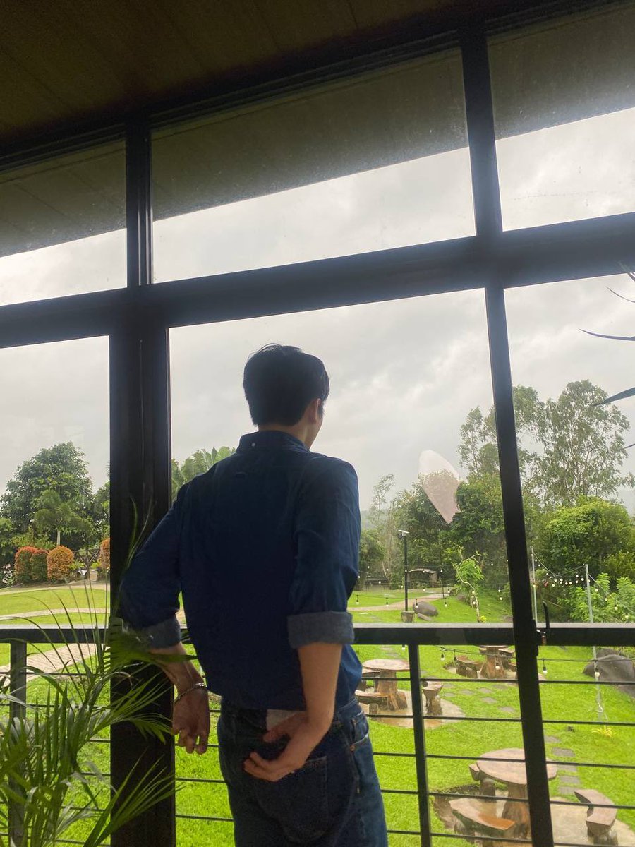 StarMusicPH's tweet image. ✧˖°.#BGYO_Bulalakaw, OUT NOW!✧˖°.
Performance Video ✨: youtu.be/bQje1yJXGvg
Stream here ☄: orcd.co/bulalakawbgyo

#BGYO #StarMusicPH