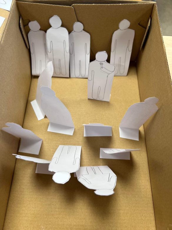 Les élèves de 5ème Section internationale poursuivent leur découverte de la littérature en fabriquant une « Lesekiste » qui présente une scène marquante de leur roman favori. 
Bravo à eux pour leur engagement.