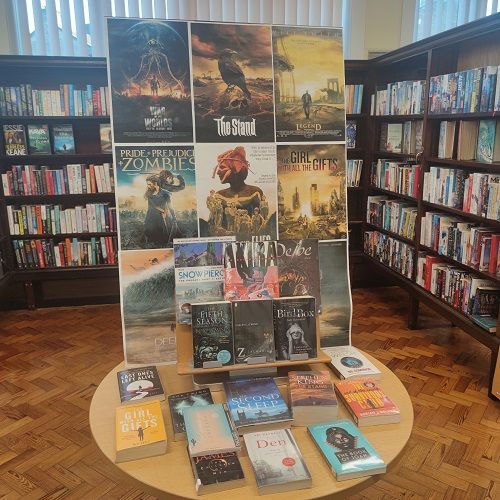 RochdaleLibrary's tweet photo. Here at Milnrow Library we are walking in a Nuclear Winter Wonderland, with all your post-apocalyptic favourites 😱 ❄️
#rochdalelibraries #milnrow #milnrowandnewhey #milnrowlibrary
#readmore #postapocalypticfiction #postapocalypticbooks #dystopian #dystopianfiction https://t.co/DUYfXOYRwR