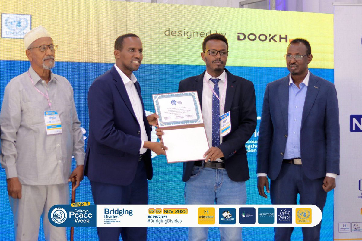 GLKPW's tweet image. Gaalkacyo Peace Week honored the efforts of organizations like PDF, Inter-peace, PDRC, UNSOM, Heritage, LPI, Media, Joint Police, Somtel, and Liibaan Mohamed Hassan, recognizing their combined work towards peace and development in the region. #GWP2023 #Gaalkacyo