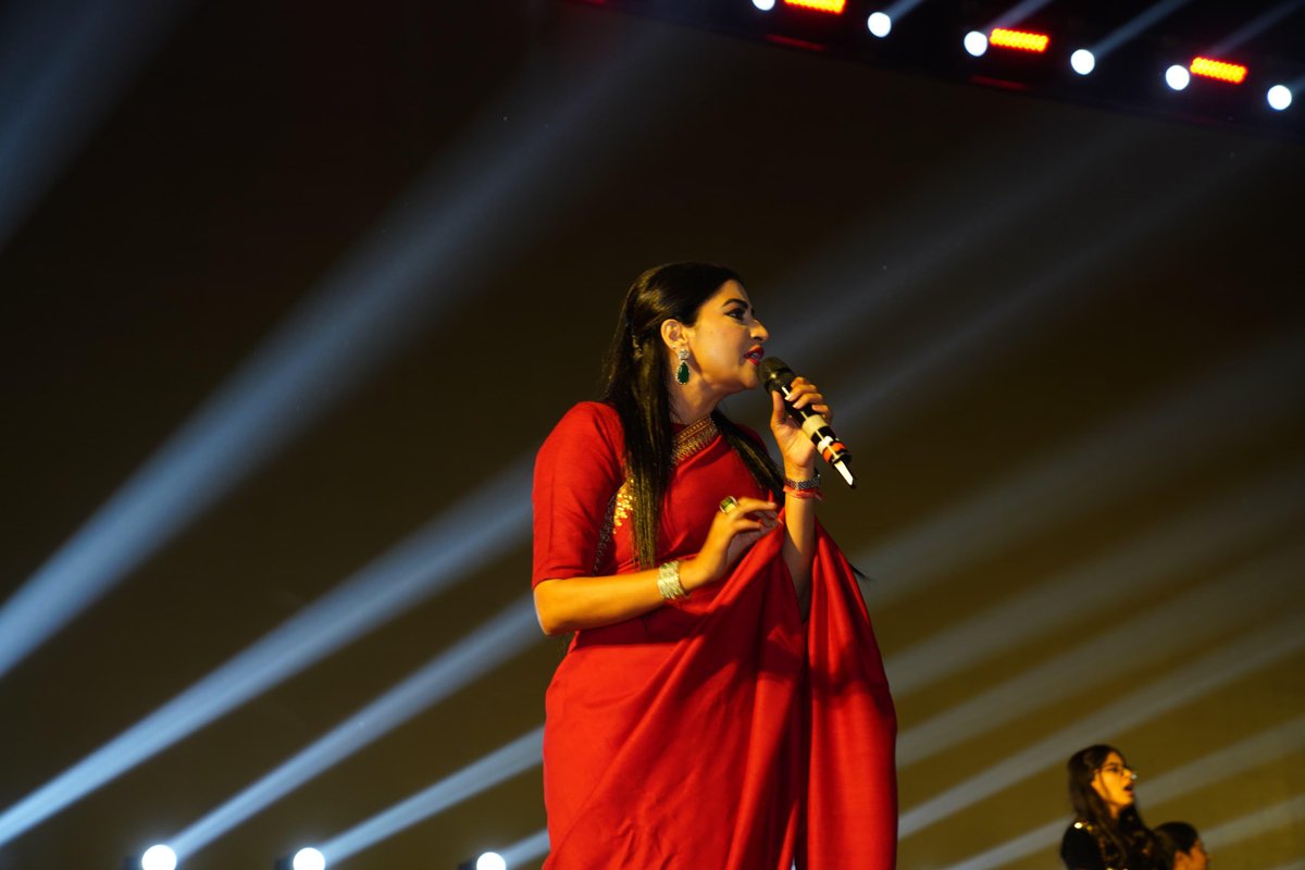 All about yesterday.
Animal Team wish u all the luck for your release
@iamrashmika <a href="/urstrulyMahesh/">Mahesh Babu</a> <a href="/imvangasandeep/">Sandeep Reddy Vanga</a> <a href="/ssrajamouli/">rajamouli ss</a> 
.
#AnimalPreReleaseEvent  #AnimalTrailer #AnimalOn1stDec #AnimalPreRelease #RanbirKapoor #RashmikaMandanna #MaheshBabu #SSRajamouli #SandeepReddyVanga