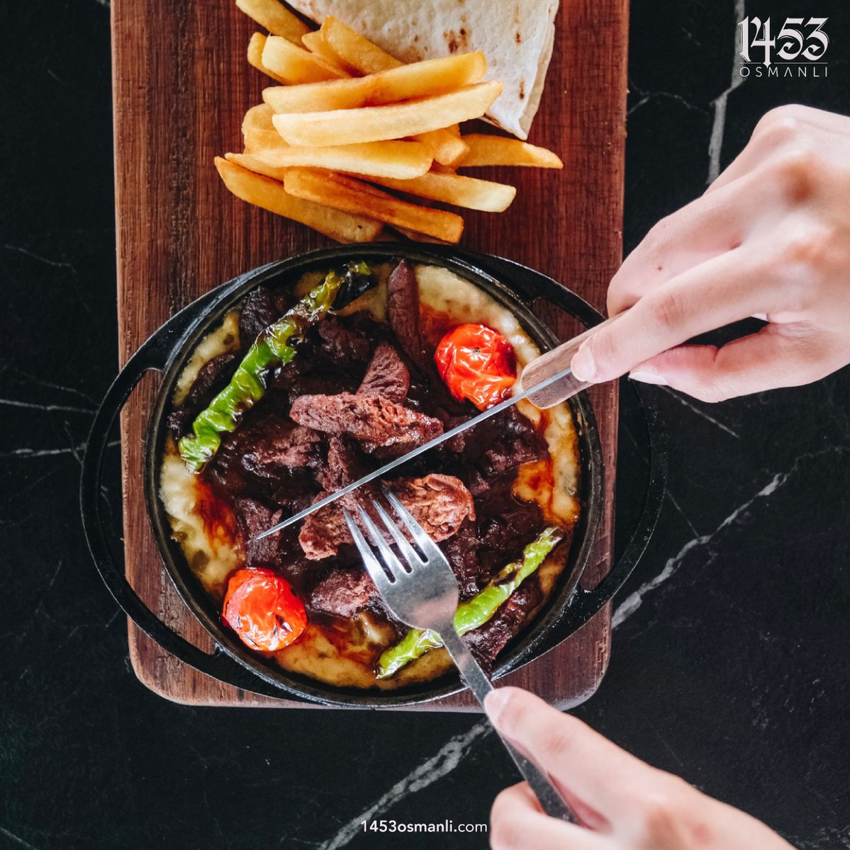 Mükemmel servis, unutulmaz lezzet!

•1453osmanli.com
#1453osmanlı #birtabakdolusutat