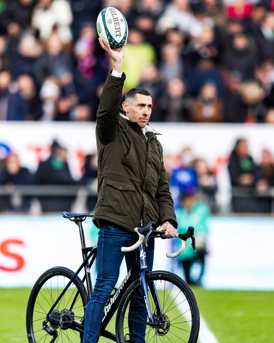 👏🚴 Samedi dernier le Hameau a rendu un bel hommage à Matthieu Ladagnous, cycliste professionnel qui a porté haut et fort les couleurs du Béarn sur les Grands Tours ! Encore un grand bravo pour ta carrière et bonne chance pour ta reconversion !

#HonhaSection