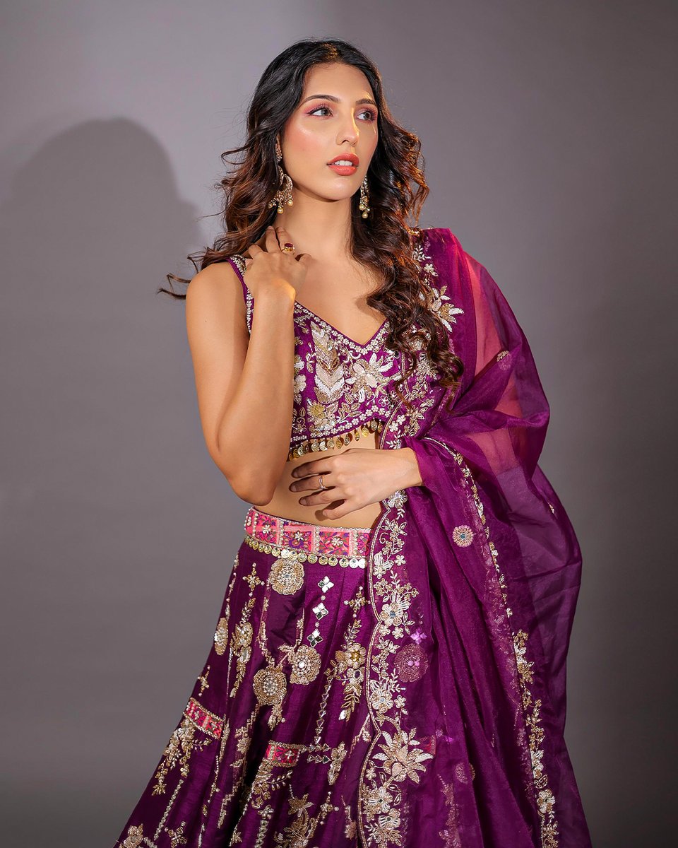 AsoPalavTweets's tweet photo. Witness the grace of purple perfection!✨

Actor Nibeditaa Paal adorns in designer lehenga choli from Asopalav. Embrace the allure - book your styling session or explore in-store for timeless elegance.💜✨

Book an Appointment - https://t.co/9KpZMSeuxL

#wedding #indianwedding #indianethnic #lehengacholi #designer #asopalav