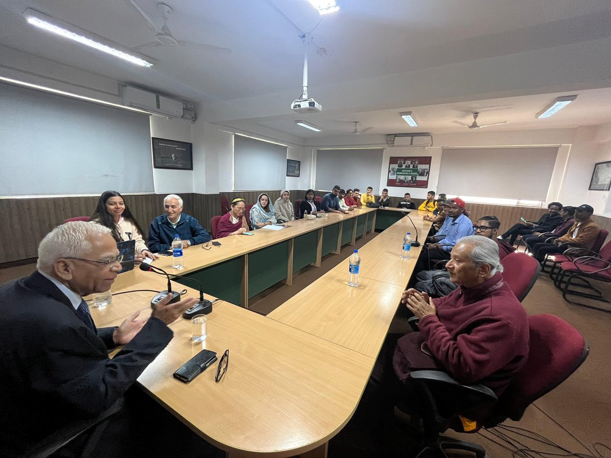 Ambsanjivarora's tweet photo. @ShooliniUniv @OfficialPU With some of the distinguished international faculty and students fm around the world !  @ShooliniUniv’s diversity is one of its many distinctive strengths, with an increasing number of substantive partnerships within 🇮🇳 and across countries &amp; continents. https://t.co/cBJjM4aSjT