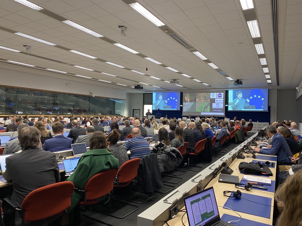 Full house at the first #INSPIRE23 plenary session! 
If you are not in the room, you can follow the webstreaming 👉europa.eu/!gv7Tty

📢 COMING UP: Join us this afternoon for more #GreenDealForAll discussions. Discover the full programme 👉europa.eu/!nK6TQf