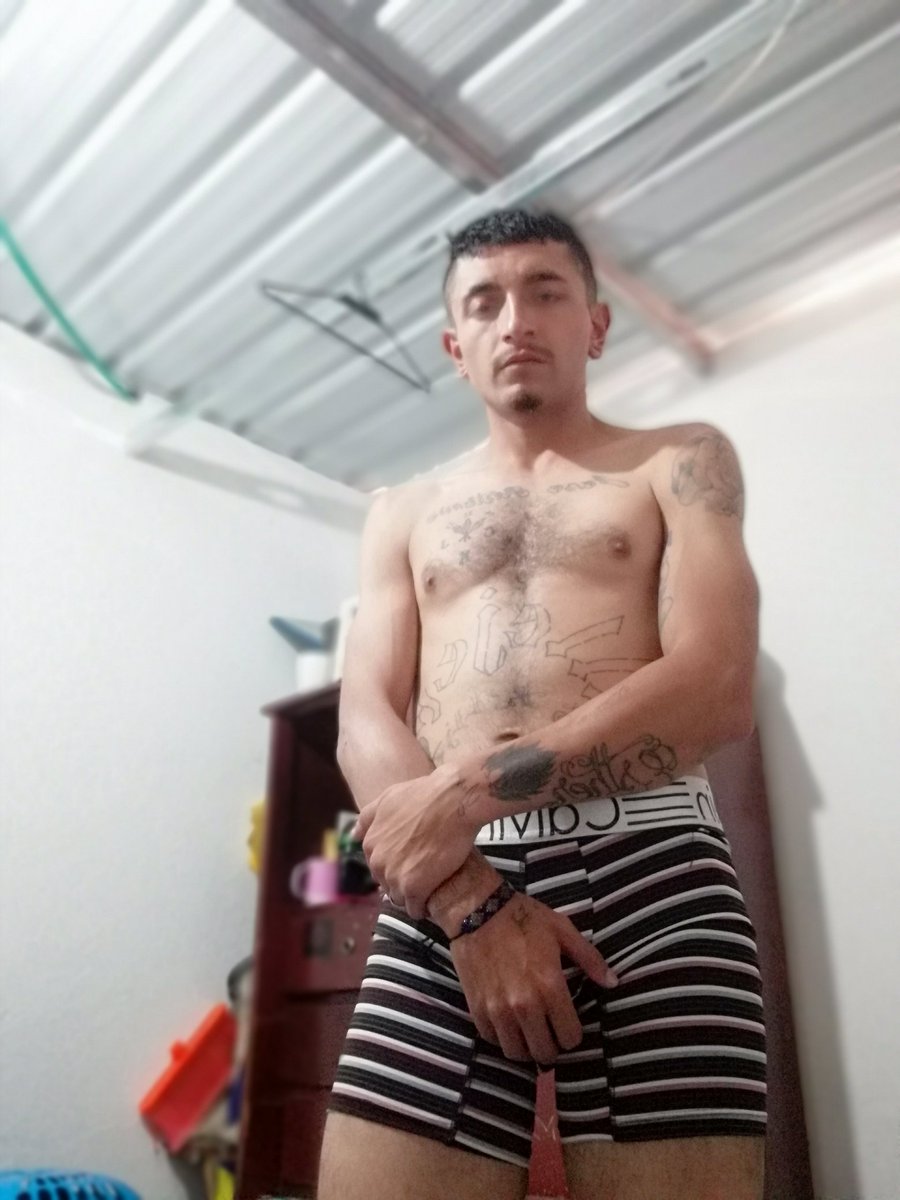 Nickbrayanfore1's tweet photo. @AmigosConDere18 Yo vivo e el jazmín https://t.co/oSCbry4otZ