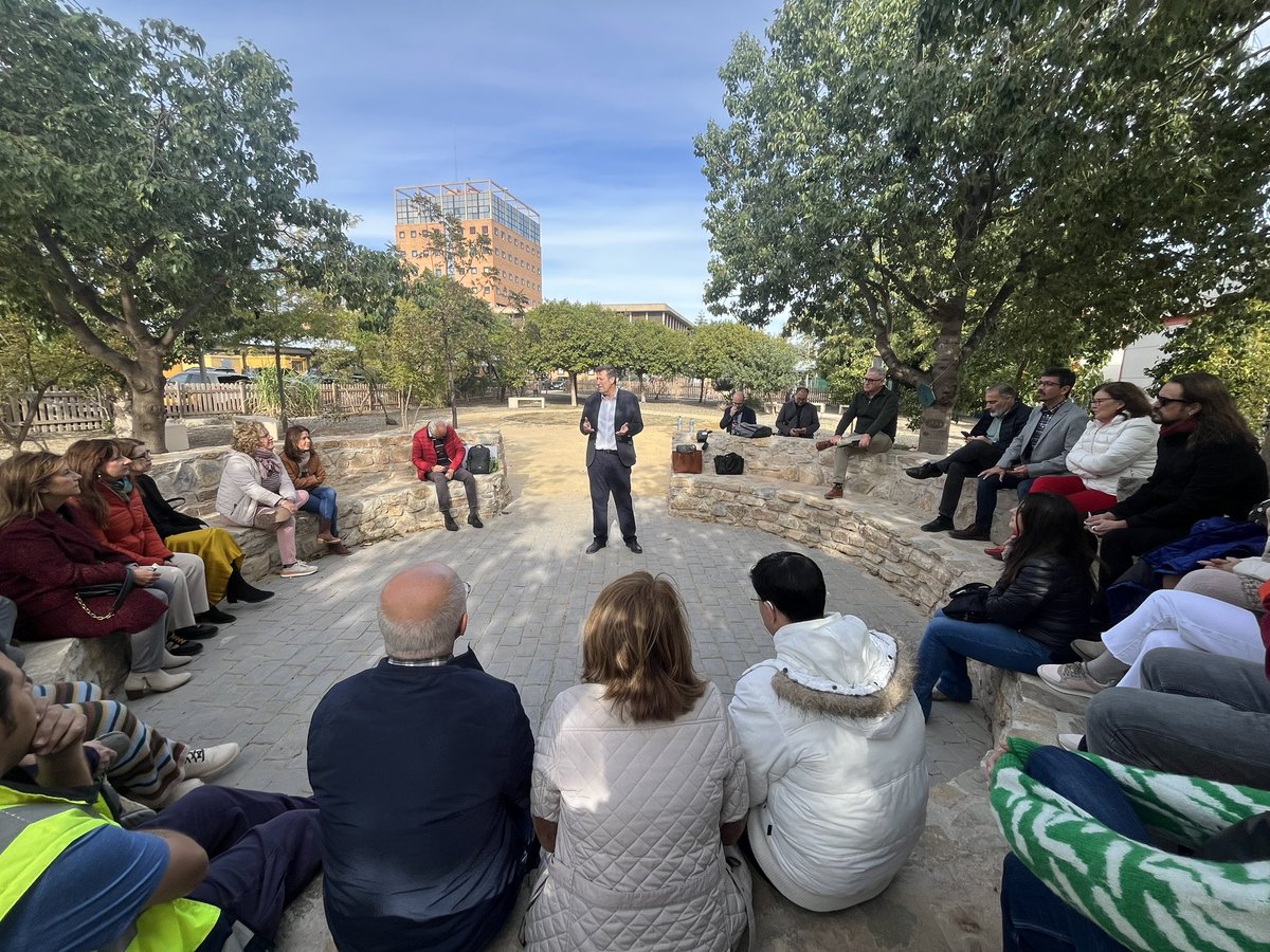 AulaMagna's tweet photo. @InfoUMA @ceuma_ @ernestopimentel @Educacion_UMA El centro pide al candidato que se revise el convenio con la @AndaluciaJunta para las prácticas , un apoyo administrativo a los departamentos y un cambio en las compras y contratación #MejorUMA #PimentelContigo #UMA https://t.co/YHaKTpxe8z