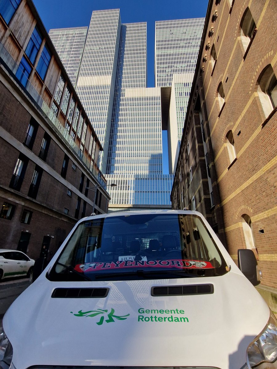 firreflyy's tweet photo. Even wat ophalen op de 24ste verdieping. #DeRotterdam #kantoor #gemeenterotterdam #stadsbeheer https://t.co/4xqiIhJGY6