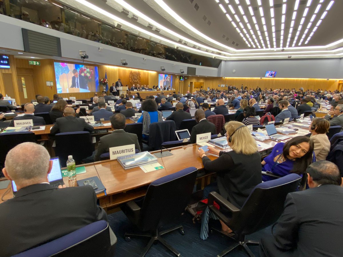 Vice Minister @mims_gov @edorixi at the @IMOHQ assemby emphasizes Italy's pivotal role in Mediterranean maritime transport, a crucial hub for European logistics 🌊🚢
advocating for a stronger Blue economy 🌍⚓️ #ItalyAtIMO #MaritimeLeadership